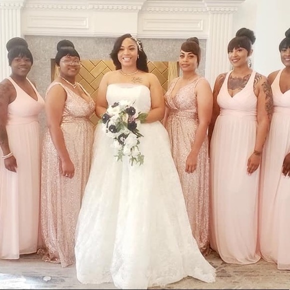 White by Vera Wang Corded Lace Wedding Dress - Picture 4 of 5